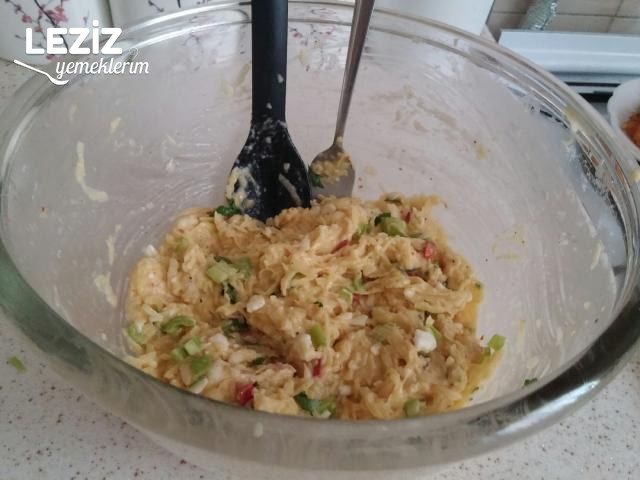 Biberli Peynirli Patates Mücver