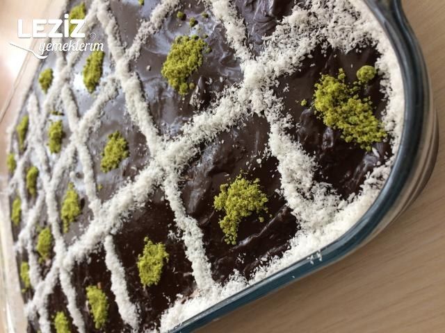 Üç Katlı Islak Kek