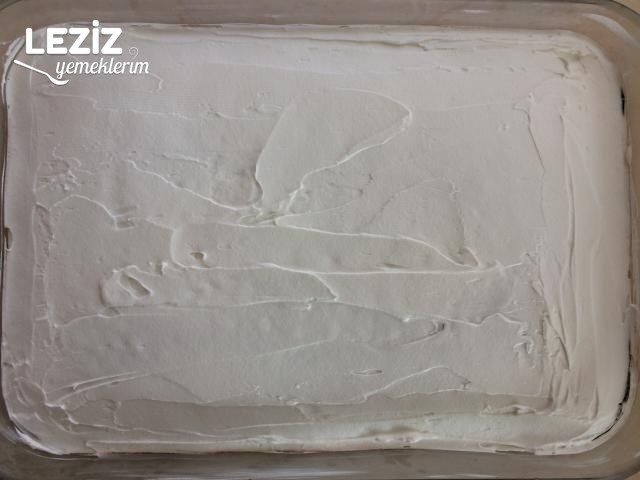 Üç Katlı Islak Kek