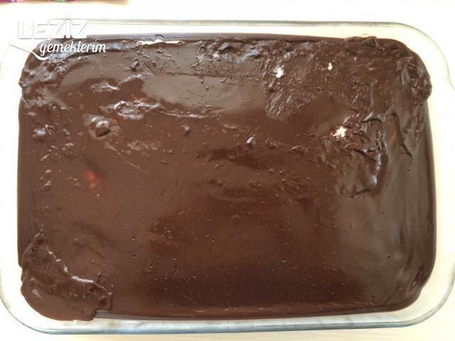 Üç Katlı Islak Kek