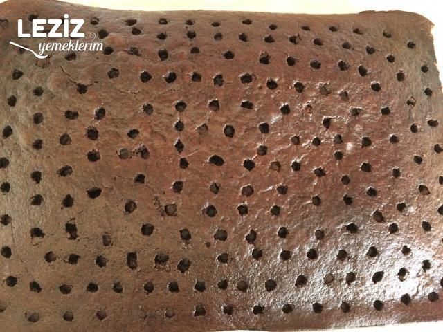 Üç Katlı Islak Kek