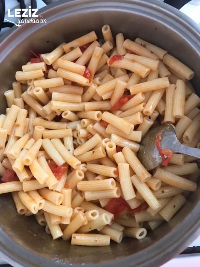 Nefis Domates Soslu Makarna