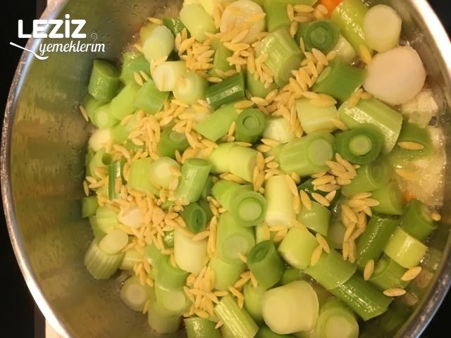 Arpa Şehriyeli Portakallı Pırasa