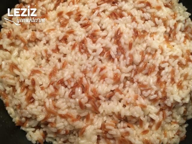 Tam Kıvamında Şehriyeli Pirinç Pilavı