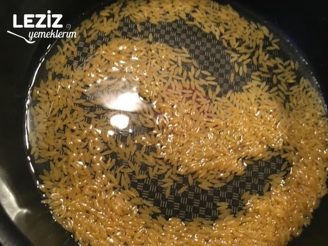 Tam Kıvamında Şehriyeli Pirinç Pilavı