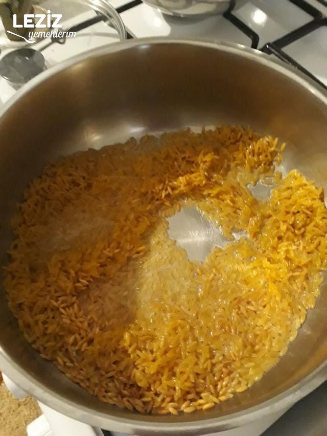 Leziz Arpa Şehriye Salatası