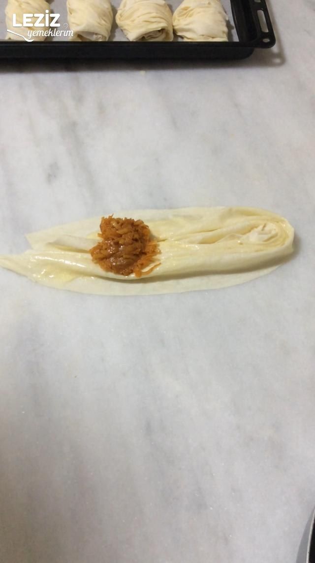 Yufkayla Midye Börek (Detaylı Resimli Anlatım)