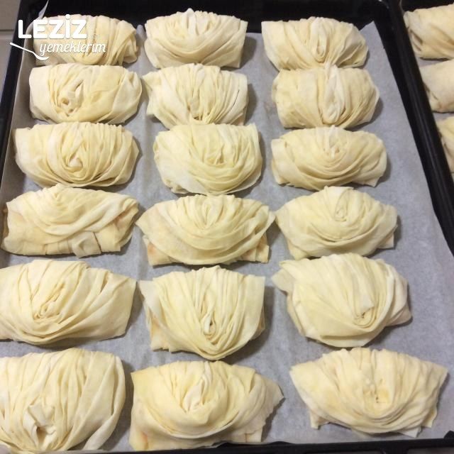 Yufkayla Midye Börek (Detaylı Resimli Anlatım)