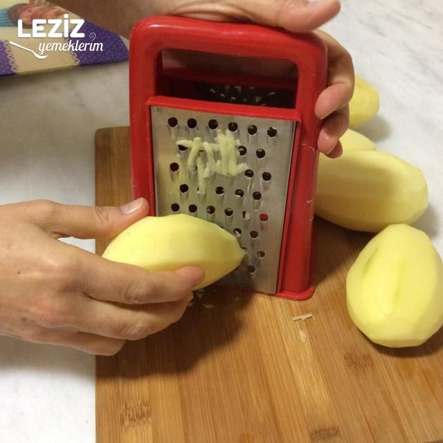 Yufkayla Midye Börek (Detaylı Resimli Anlatım)