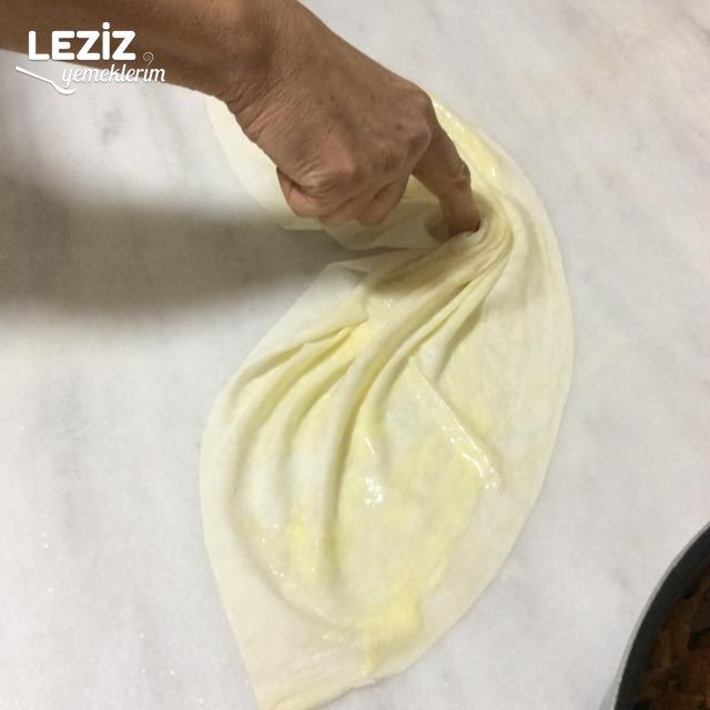 Yufkayla Midye Börek (Detaylı Resimli Anlatım)