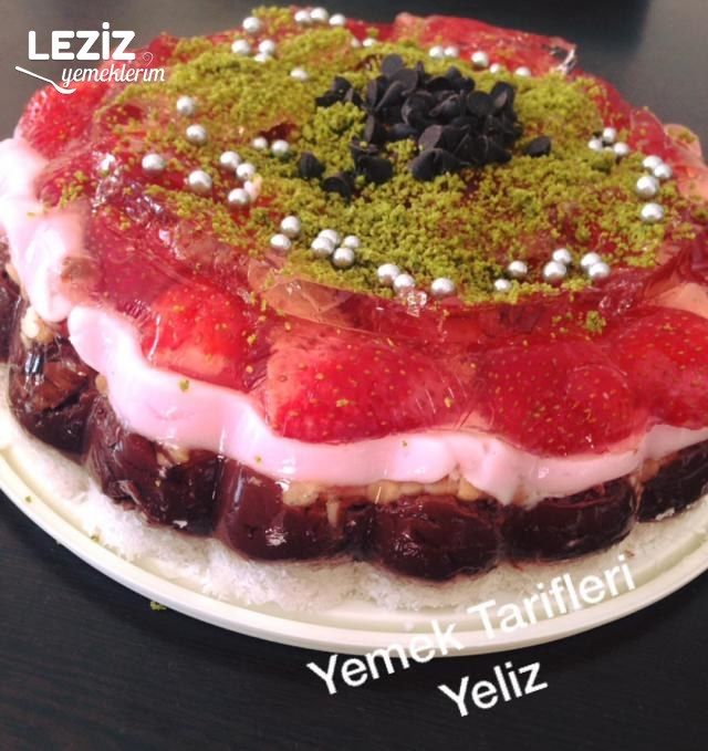 Çilekli Kolay Pasta (Ev Yapımı)