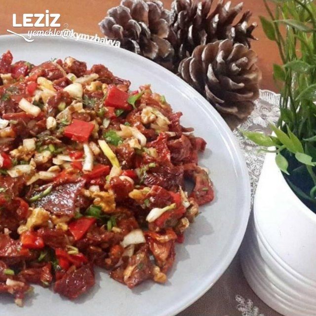 Kuru Domates Salatası (Faydaları Bu Tarifte)