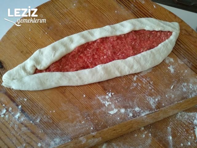 Kıymalı Pide Tarifi