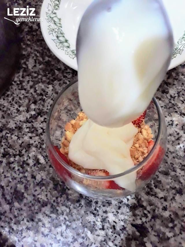 Efsaneniz Olacak Çilekli Magnolia Tatlısı