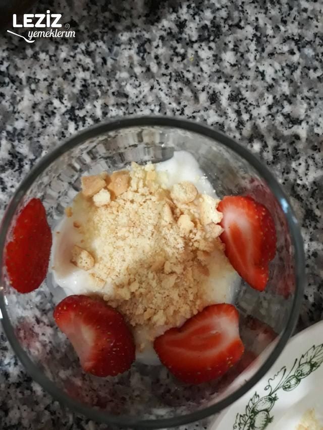 Efsaneniz Olacak Çilekli Magnolia Tatlısı