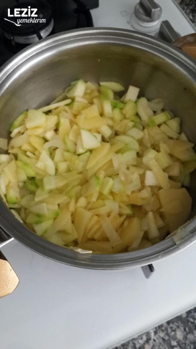 Sütlü Kabak Çorbası Tarifi