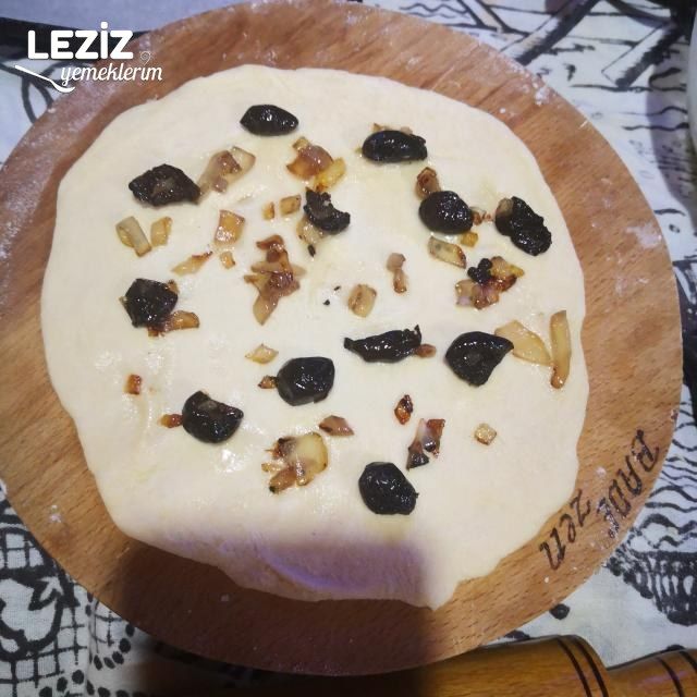 Nefis Zeytinli Çörek