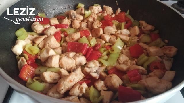 Biberli Tavuk Kavurması (15 Dk.da Hazır)