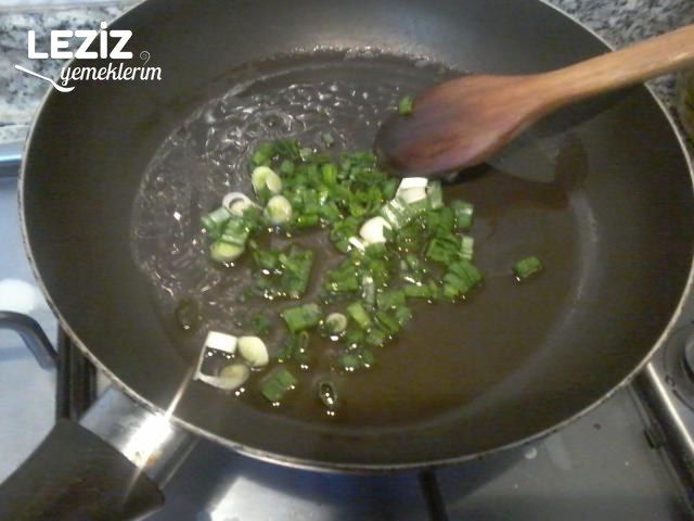 Taze Soğanlı Çorba Tarifi, Taze Soğanlı Çorba Nasıl Yapılır?