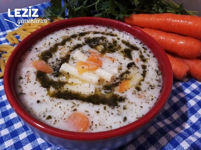 Tavuk Suyana Sebzeli Makarna Çorbası