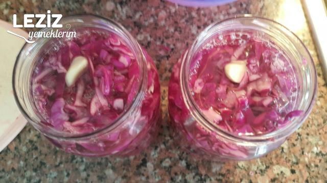 Mor Lahana Turşusu Nasıl Yapılır