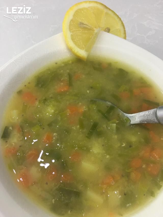 Pırasa Yapraklı Mercimek Çorbası