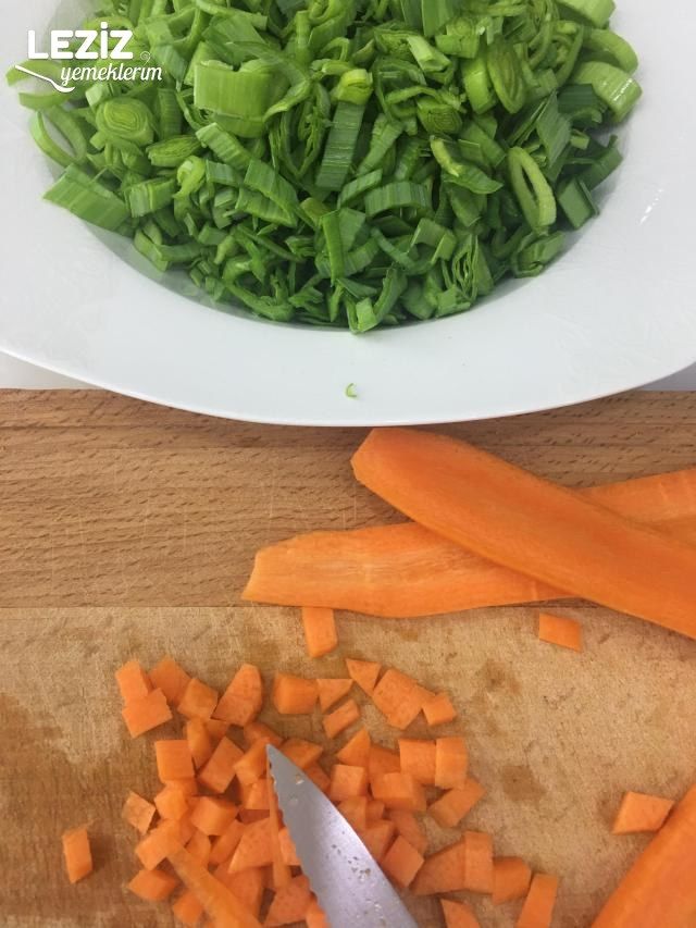 Pırasa Yapraklı Mercimek Çorbası