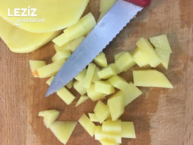 Pırasa Yapraklı Mercimek Çorbası