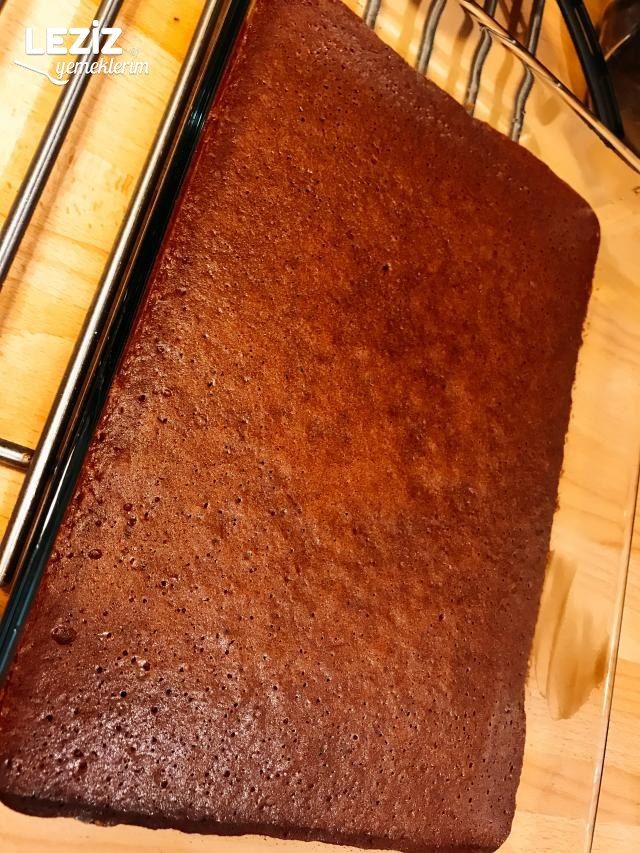 Beyaz Ve Bitter Çikolatalı Pasta