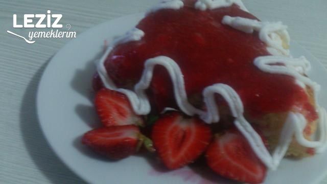 Çilekli Yaz Pastası (Çok Hafif)