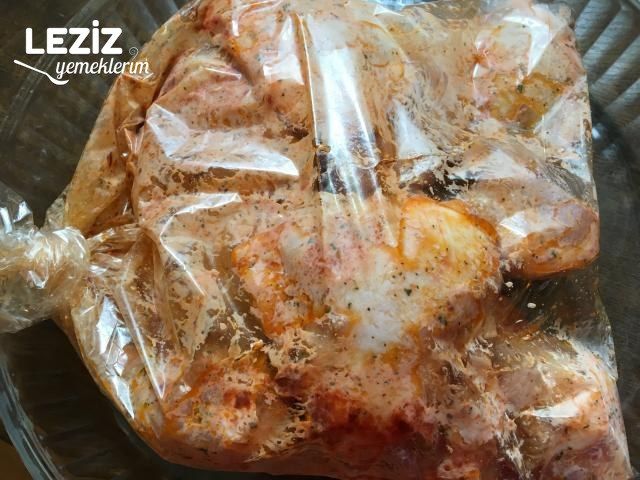 Fırın Poşetinde Tavuk Budu