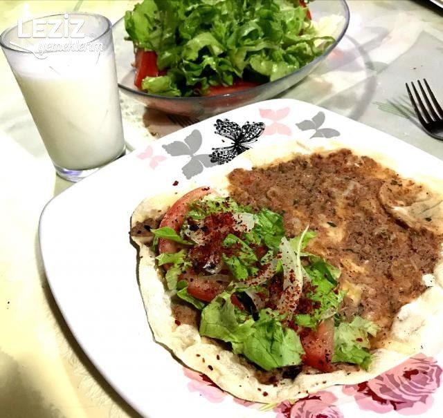 Ev Yapımı Lahmacun (Mutlaka Deneyin)