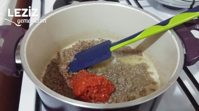 Beşamel Soslu Nefis Kıymalı Pırasa Tarifi