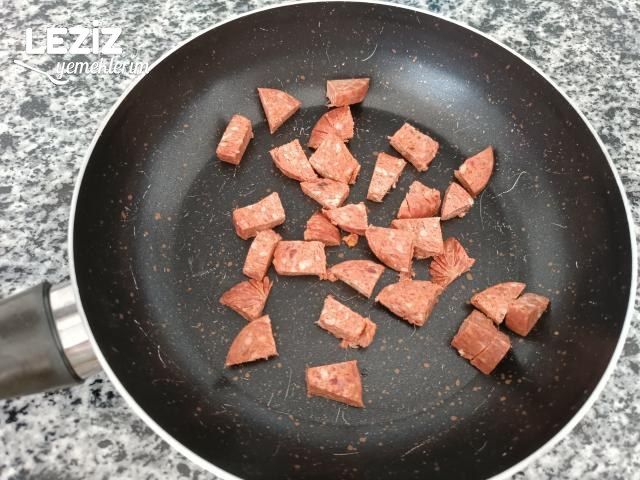 Sucuklu Baharatlı Yumurta
