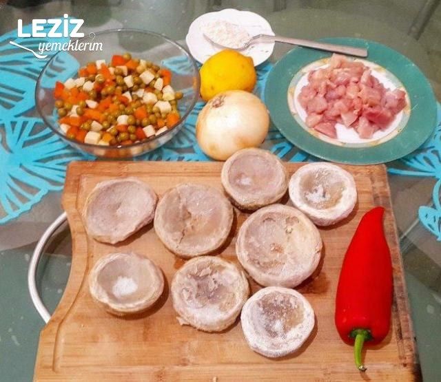 Tavuklu Garnitürlü Enginar Çanağı