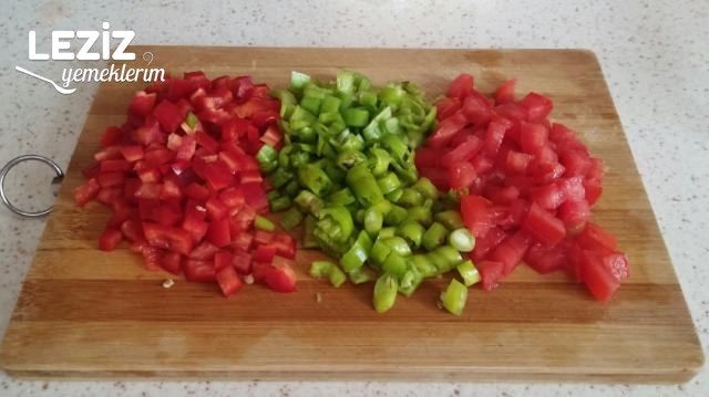 Tost Makinasında Sebzeli Börek Tarifi