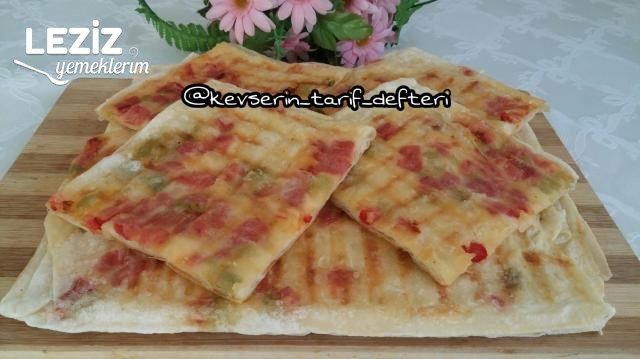 Tost Makinasında Sebzeli Börek Tarifi