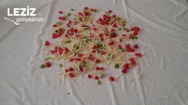 Tost Makinasında Sebzeli Börek Tarifi