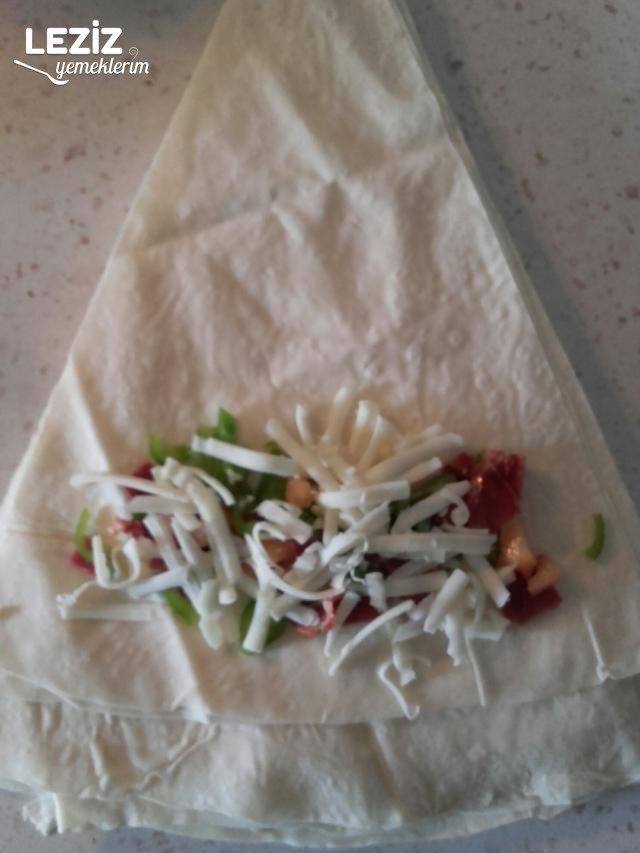 Çıtır Çıtır Paçanga Böreği Tarifi