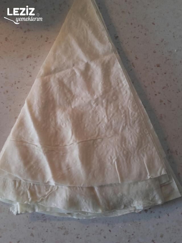 Çıtır Çıtır Paçanga Böreği Tarifi