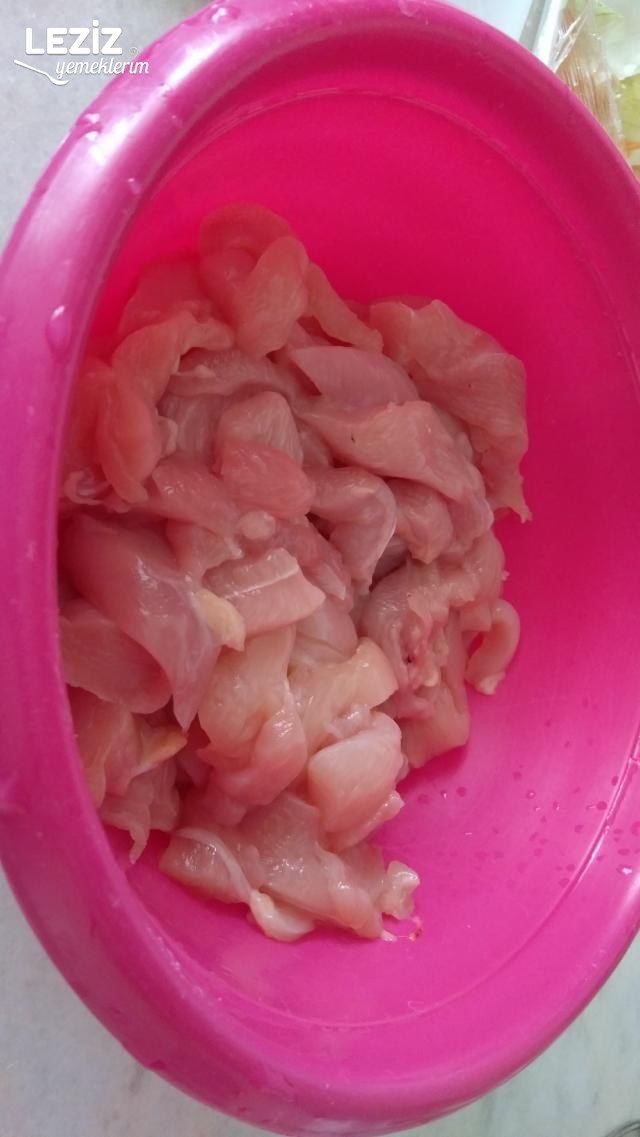 Fırında Patatesli Soslu Tavuk