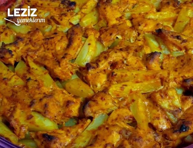 Fırında Patatesli Soslu Tavuk