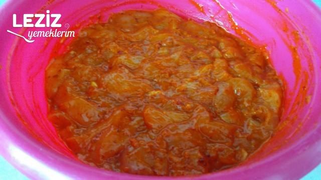 Fırında Patatesli Soslu Tavuk