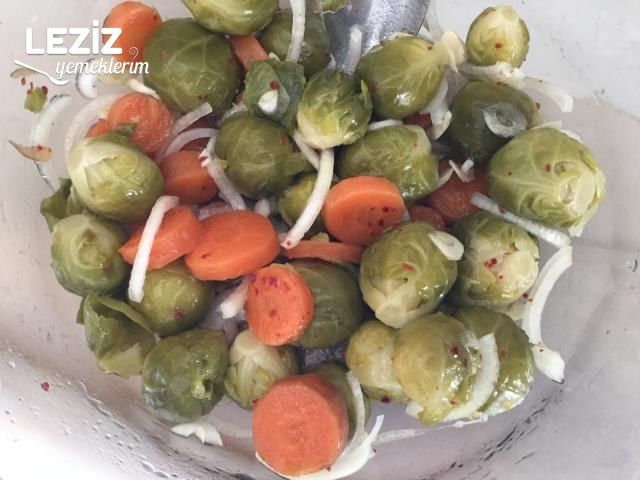 Bürüksel Lahanası Salatası Tarifi