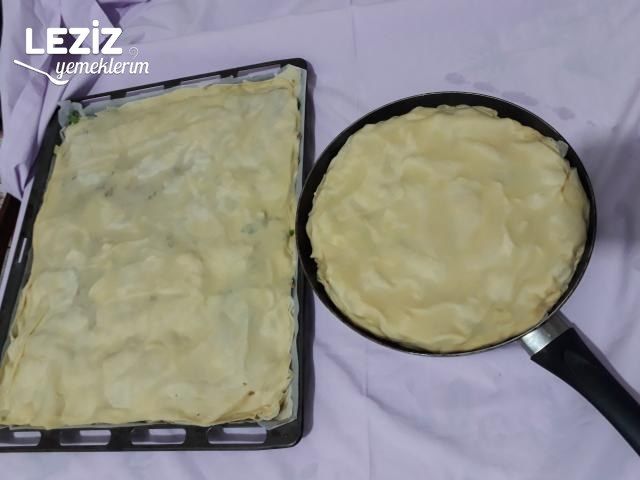 Tek Hamurda Hem Peynirli Hem Kıymalı El Açması Su Böreği