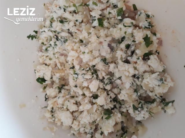 Tek Hamurda Hem Peynirli Hem Kıymalı El Açması Su Böreği