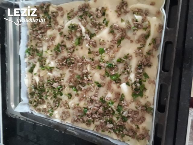 Tek Hamurda Hem Peynirli Hem Kıymalı El Açması Su Böreği