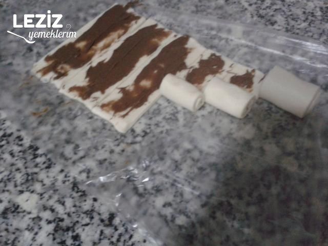 Çikolatalı Milfoy Tarifi (3 Malzeme İle)