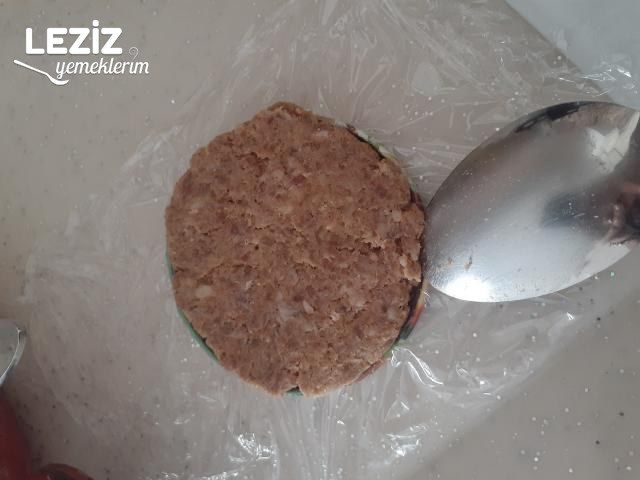 Evde Islak Hamburger Yapımı