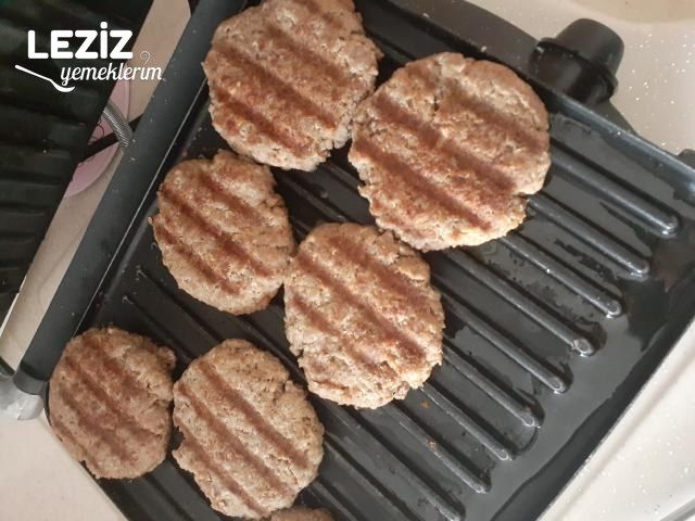 Evde Islak Hamburger Yapımı